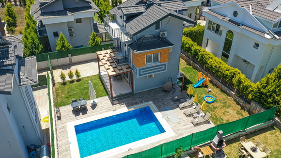 Villa Story