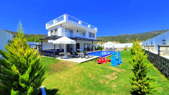Villa Karam